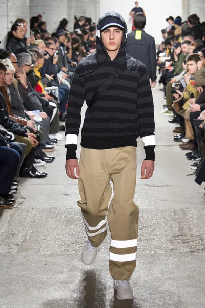 Look 28
